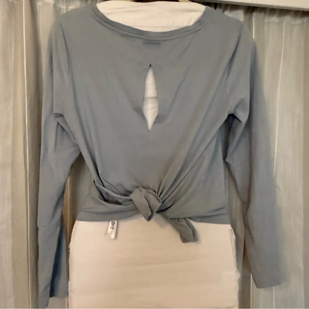 Athleta Blue Long Sleeve Keyhole Back Top Women’s Small Workout Casual - Picture 4 of 5